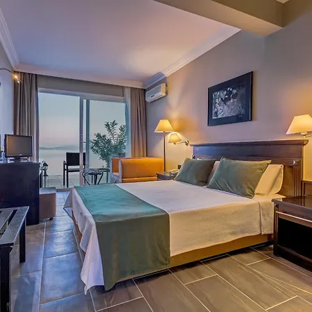 Hotel Cunda Hotel 2*